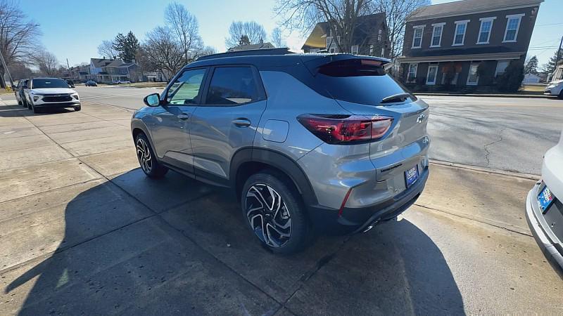 new 2025 Chevrolet TrailBlazer car, priced at $32,330