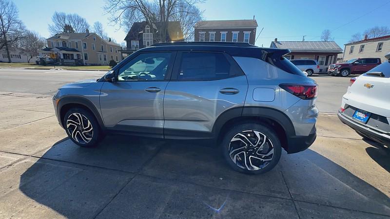 new 2025 Chevrolet TrailBlazer car, priced at $32,330