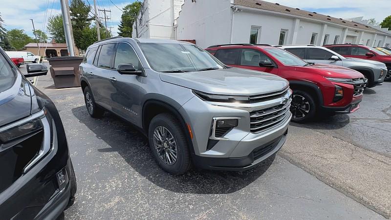 new 2025 Chevrolet Traverse car, priced at $43,370
