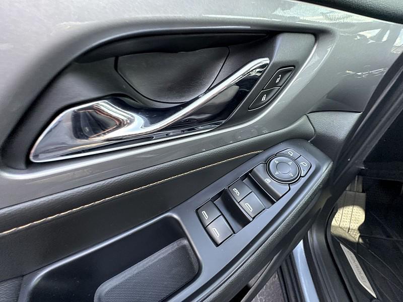 used 2020 Chevrolet Traverse car, priced at $21,988