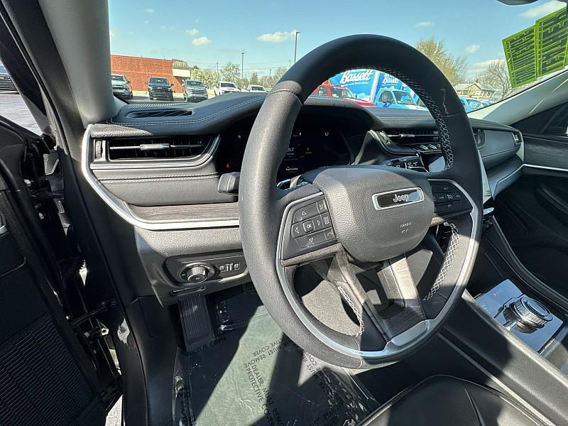 used 2024 Jeep Grand Cherokee car, priced at $39,988