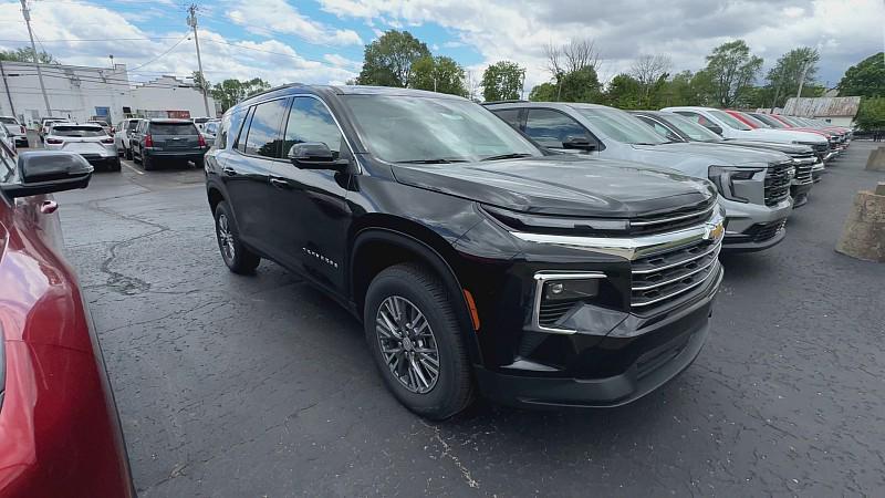 new 2025 Chevrolet Traverse car, priced at $45,244