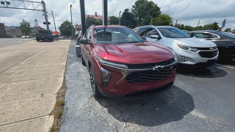 new 2025 Chevrolet Trax car, priced at $26,995