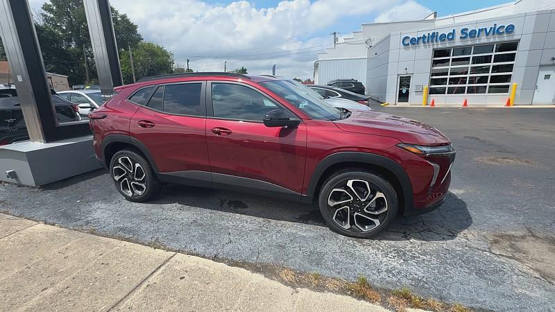 new 2025 Chevrolet Trax car, priced at $26,995