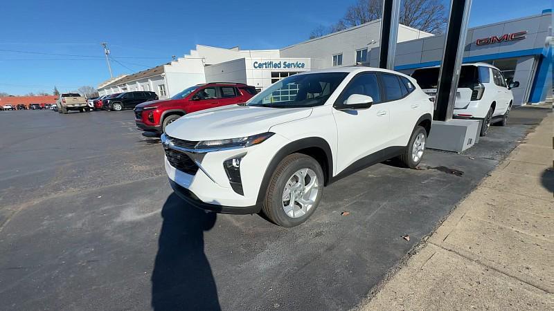 new 2026 Chevrolet Trax car, priced at $25,125