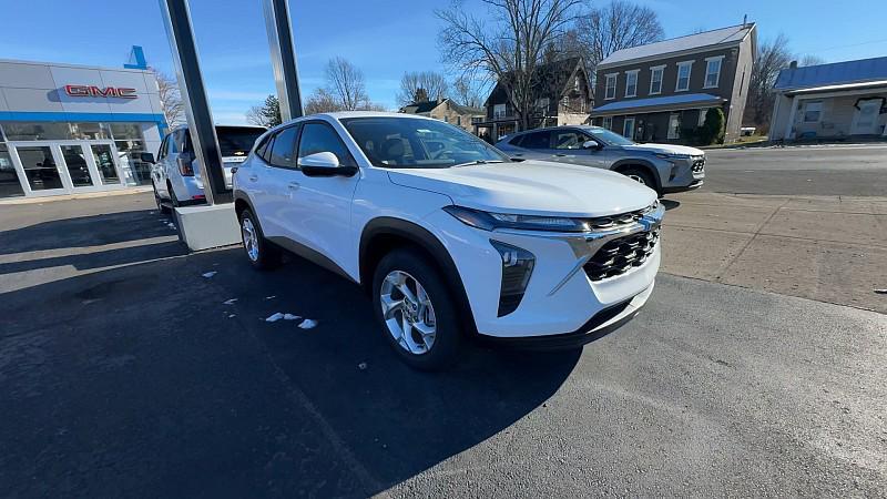 new 2026 Chevrolet Trax car, priced at $25,125