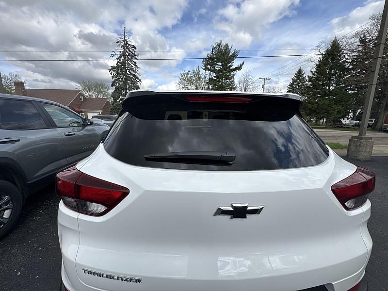 new 2025 Chevrolet TrailBlazer car, priced at $26,180