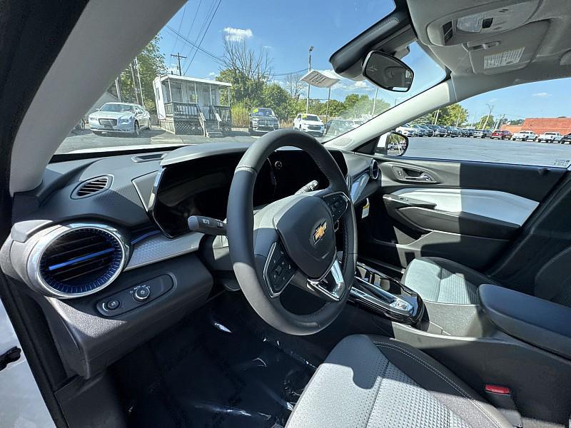 new 2025 Chevrolet Trax car, priced at $26,059