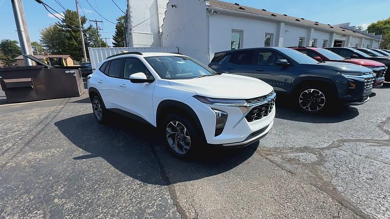 new 2025 Chevrolet Trax car, priced at $26,059
