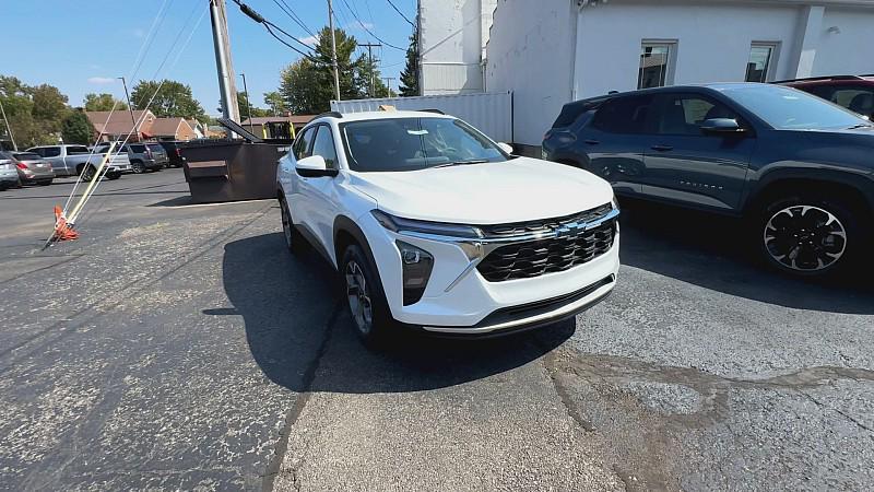 new 2025 Chevrolet Trax car, priced at $26,059