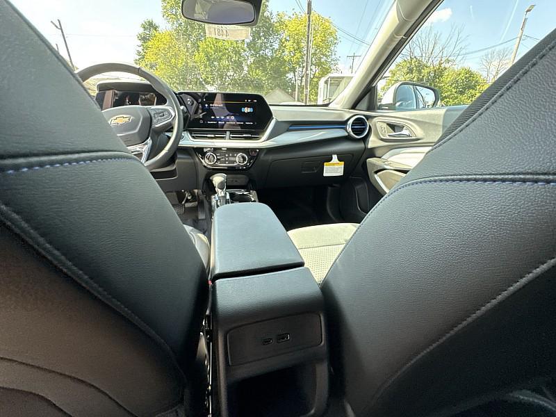 new 2025 Chevrolet Trax car, priced at $26,059
