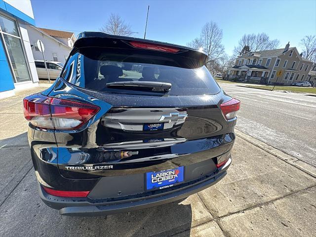 new 2025 Chevrolet TrailBlazer car, priced at $26,180