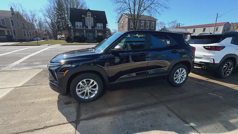 new 2025 Chevrolet TrailBlazer car, priced at $26,180