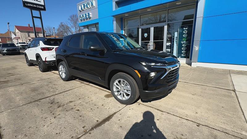 new 2025 Chevrolet TrailBlazer car, priced at $26,180