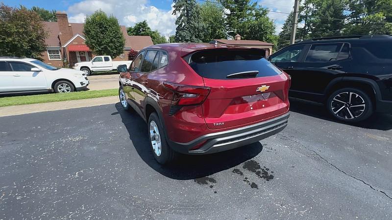 new 2025 Chevrolet Trax car, priced at $23,920