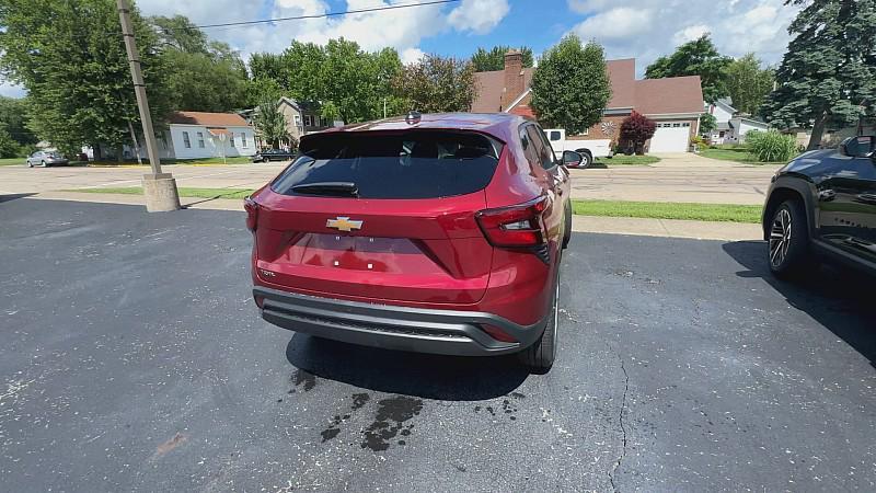 new 2025 Chevrolet Trax car, priced at $23,920