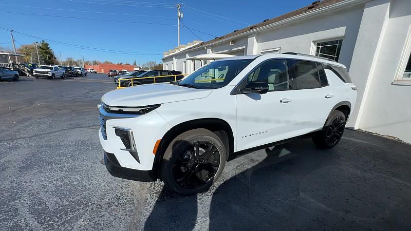new 2026 Chevrolet Traverse car, priced at $62,760