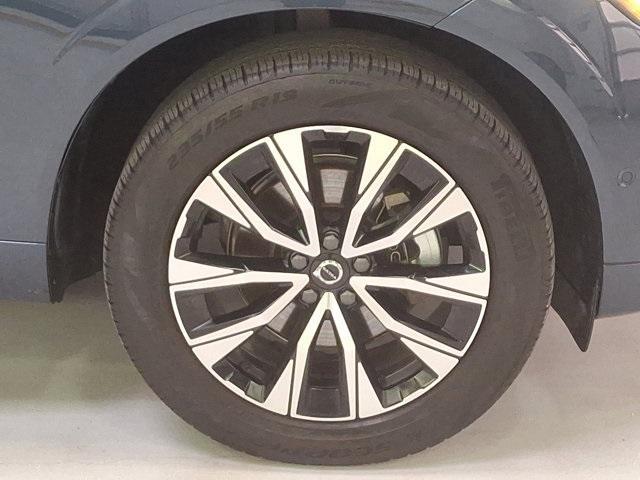 used 2024 Volvo XC60 car, priced at $37,800