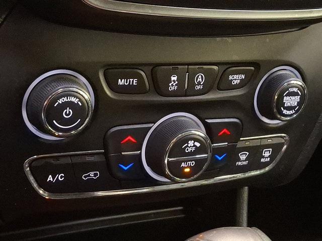 used 2020 Jeep Cherokee car, priced at $19,100