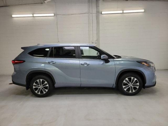 used 2023 Toyota Highlander car, priced at $39,100