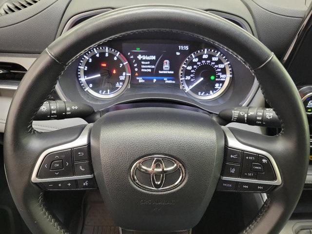 used 2023 Toyota Highlander car, priced at $39,100