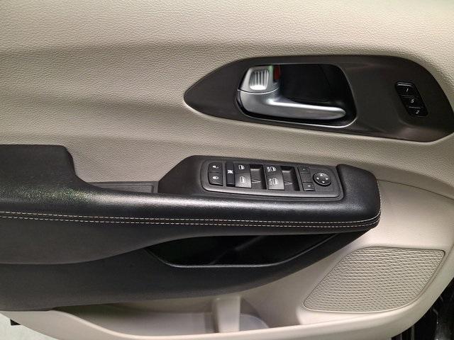 used 2024 Chrysler Pacifica car, priced at $29,600