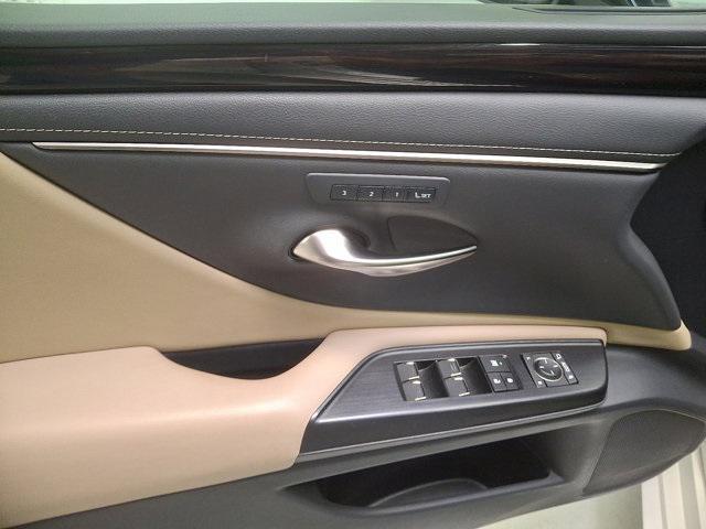 used 2021 Lexus ES 250 car, priced at $28,400