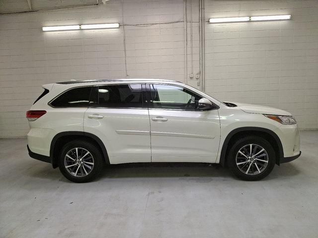 used 2018 Toyota Highlander car, priced at $24,800