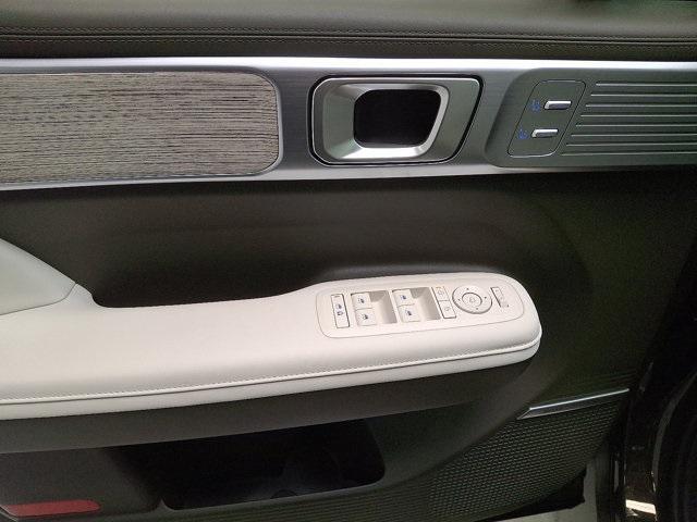 used 2025 Hyundai Santa Fe car, priced at $46,900