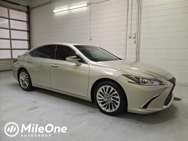 used 2019 Lexus ES 300h car, priced at $32,800