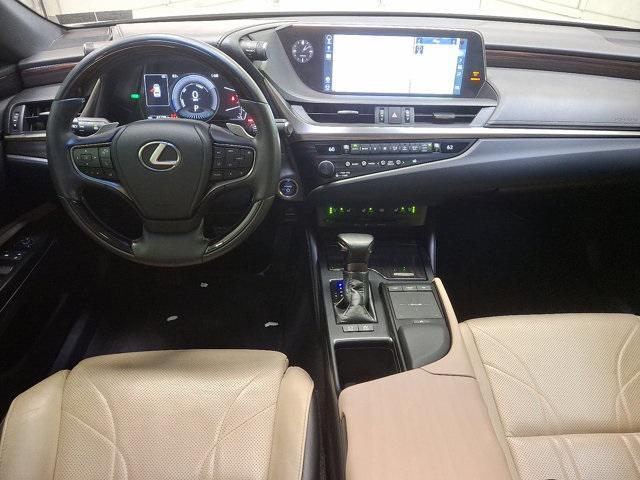 used 2019 Lexus ES 300h car, priced at $32,800