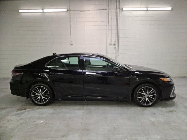 used 2022 Toyota Camry Hybrid car, priced at $28,100