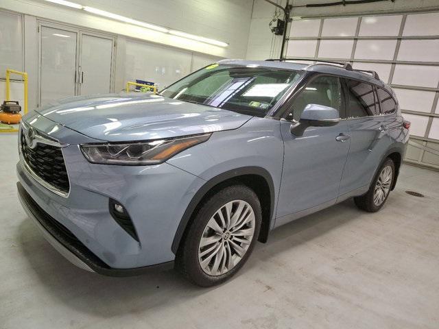 used 2022 Toyota Highlander car, priced at $41,800