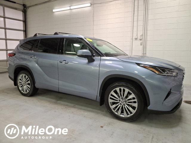 used 2022 Toyota Highlander car, priced at $41,800