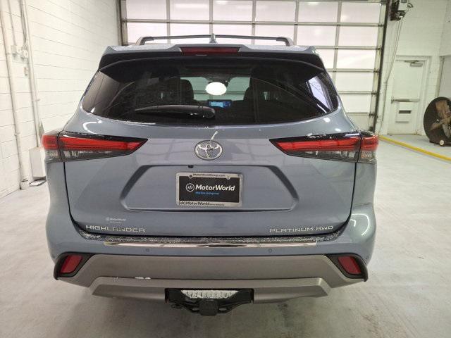 used 2022 Toyota Highlander car, priced at $41,800