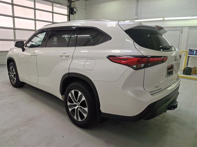 used 2021 Toyota Highlander car, priced at $33,000