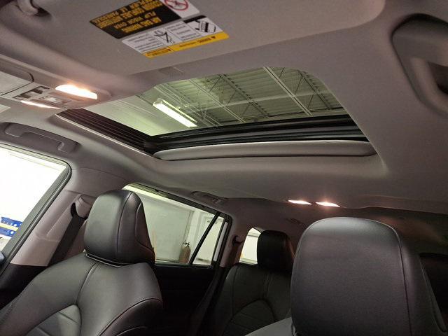 used 2021 Toyota Highlander car, priced at $33,000