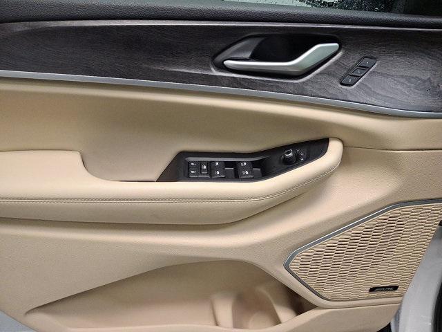 used 2024 Jeep Grand Cherokee car, priced at $30,300