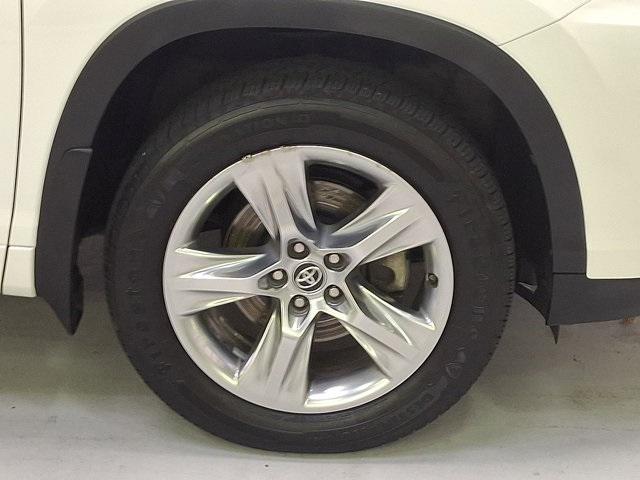 used 2019 Toyota Highlander car, priced at $29,201
