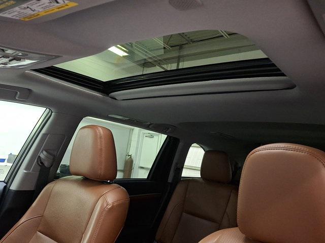 used 2019 Toyota Highlander car, priced at $29,201