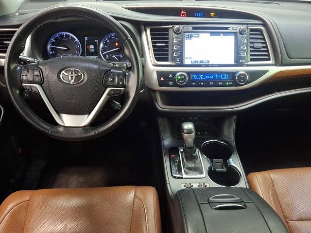 used 2019 Toyota Highlander car, priced at $29,201