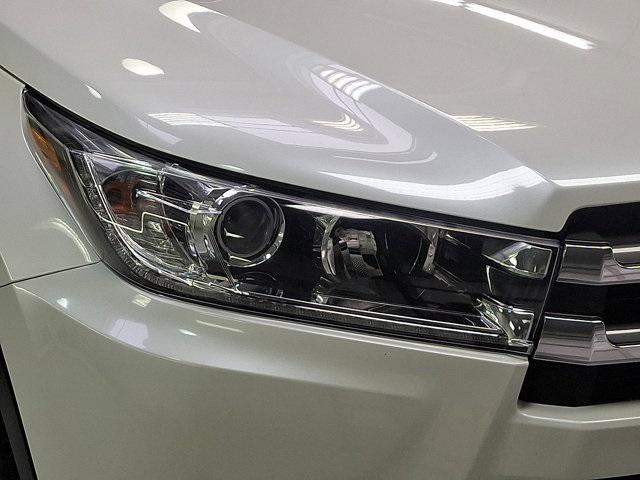 used 2019 Toyota Highlander car, priced at $29,201