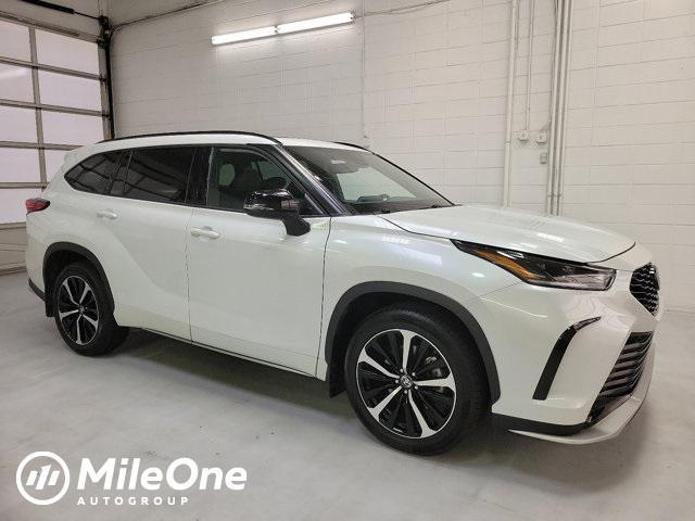 used 2022 Toyota Highlander car, priced at $37,700