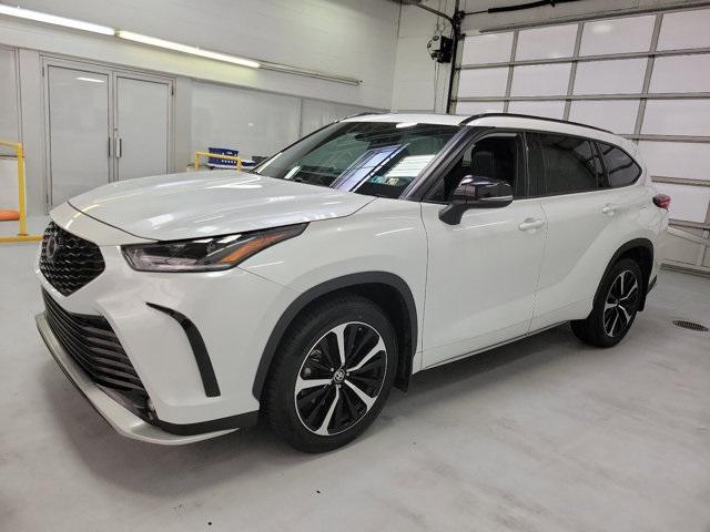 used 2022 Toyota Highlander car, priced at $37,700