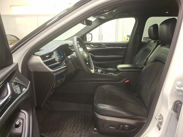 used 2024 Jeep Grand Cherokee car, priced at $37,200