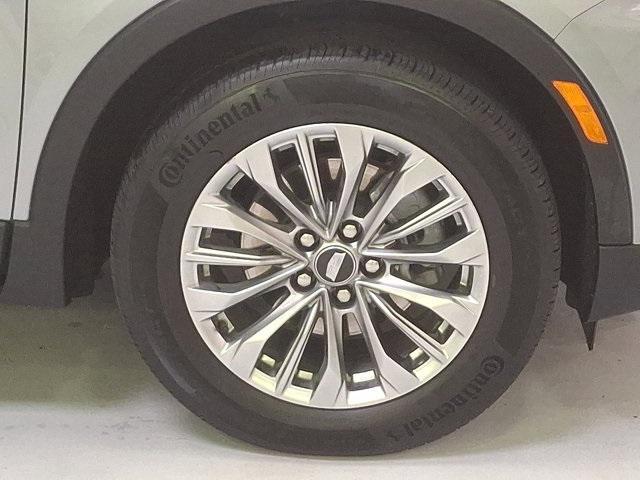 used 2025 Cadillac XT4 car, priced at $39,000