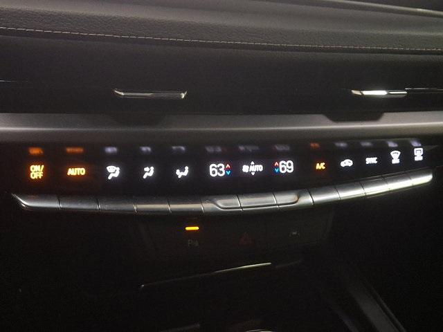used 2025 Cadillac XT4 car, priced at $39,000