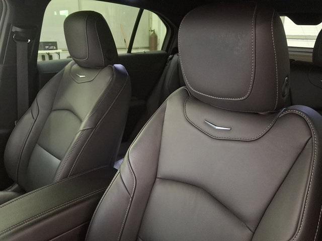 used 2025 Cadillac XT4 car, priced at $39,000