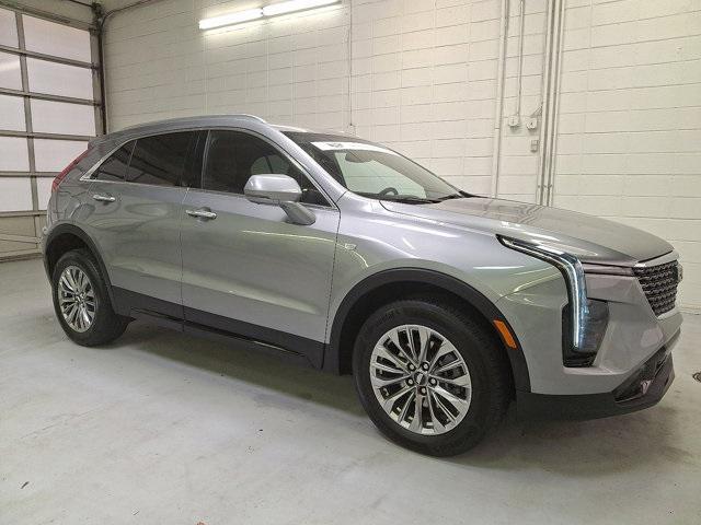 used 2025 Cadillac XT4 car, priced at $39,000