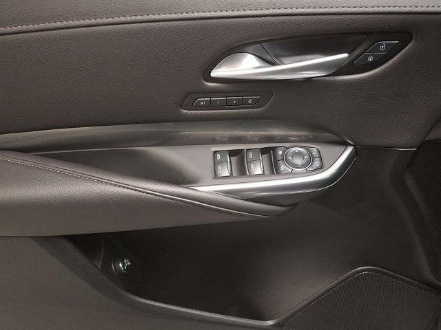 used 2025 Cadillac XT4 car, priced at $39,000